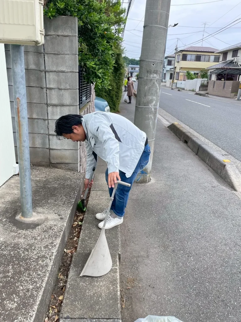 深交自治会クリーン大作戦に参加しました　清掃中