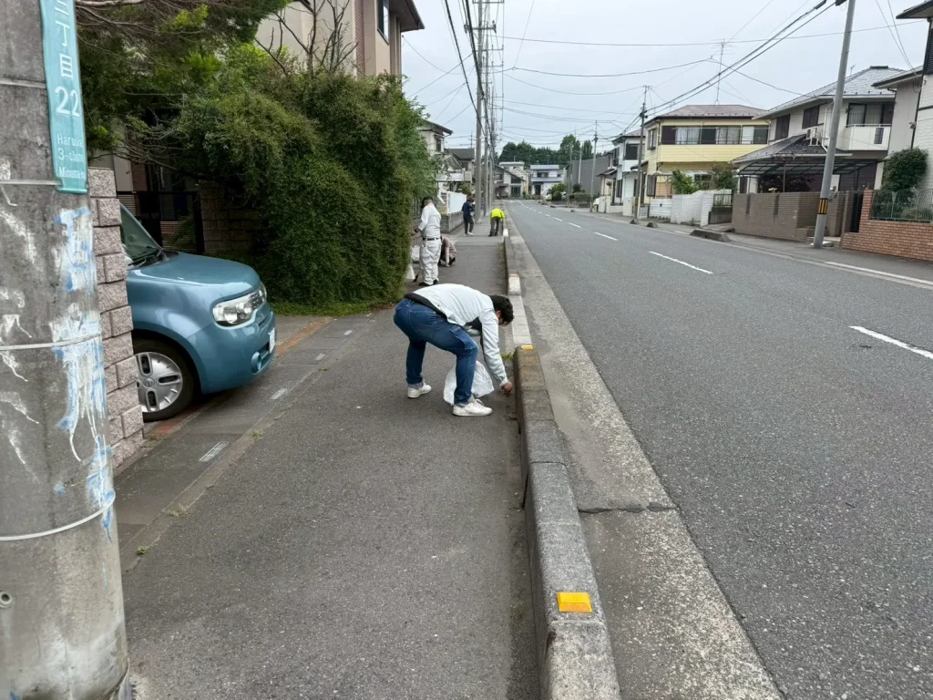 深交自治会クリーン大作戦に参加しました　清掃中